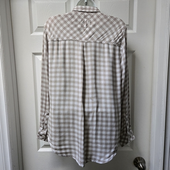 Rails Hunter Powder Wheat Button Up Shirt - Picture 4 of 8